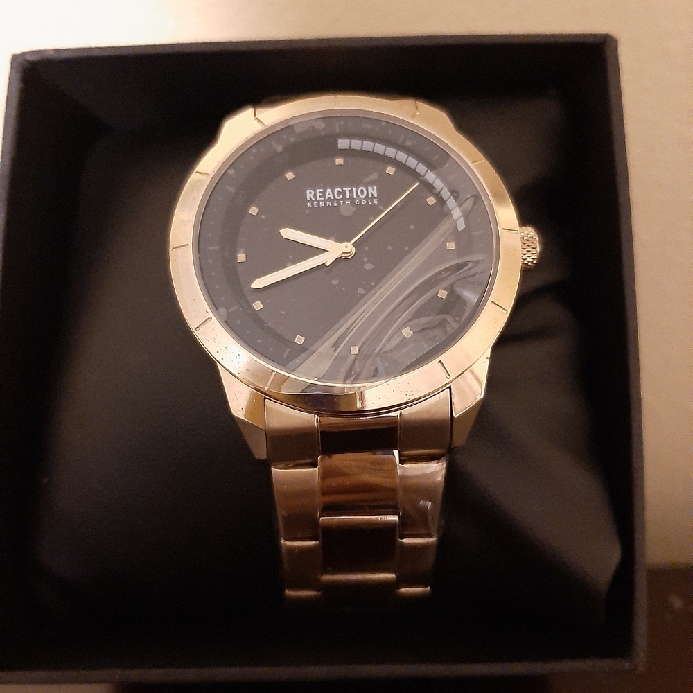 Kenneth Cole Reaction Watch - Picture 4 of 5